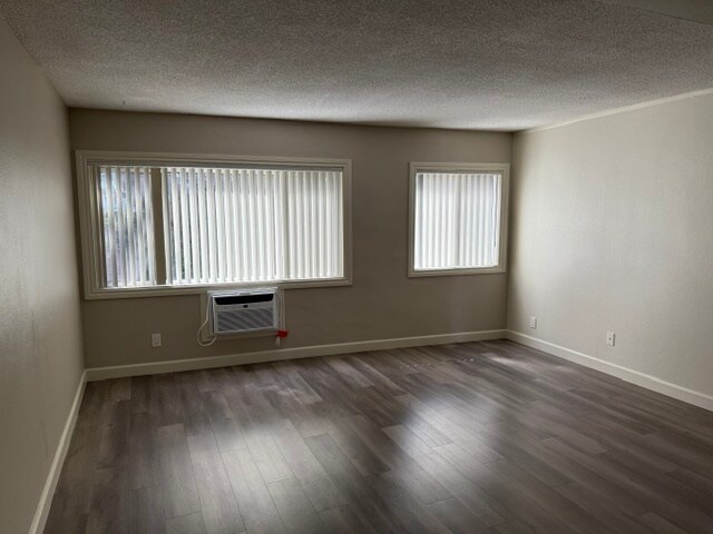 Front Room - Sunset Palms Apartments