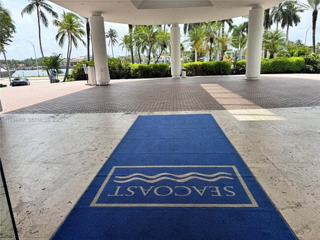 Building Photo - 5161 Collins Ave