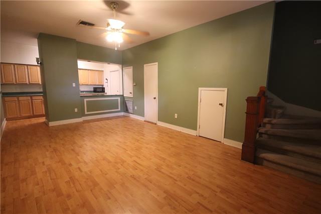 Building Photo - 1620 Prytania St