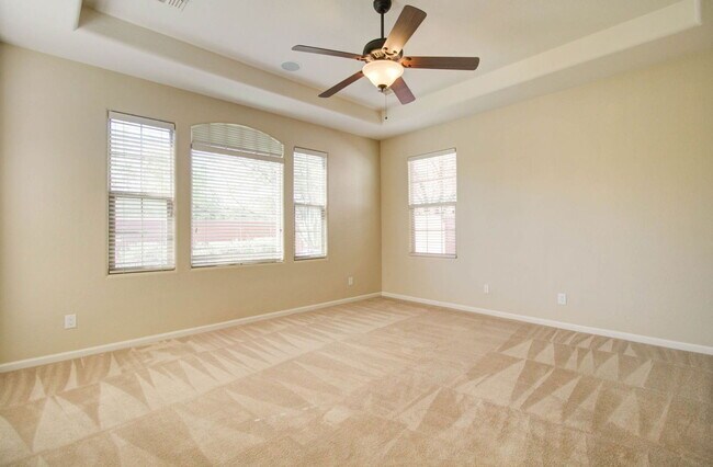 Building Photo - 9427 E Trailside View