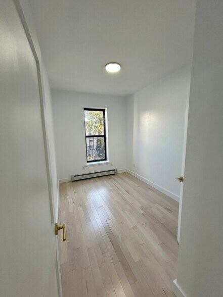 Building Photo - 16 Starr St