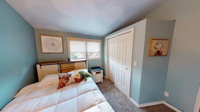 Building Photo - 1625 N Union St