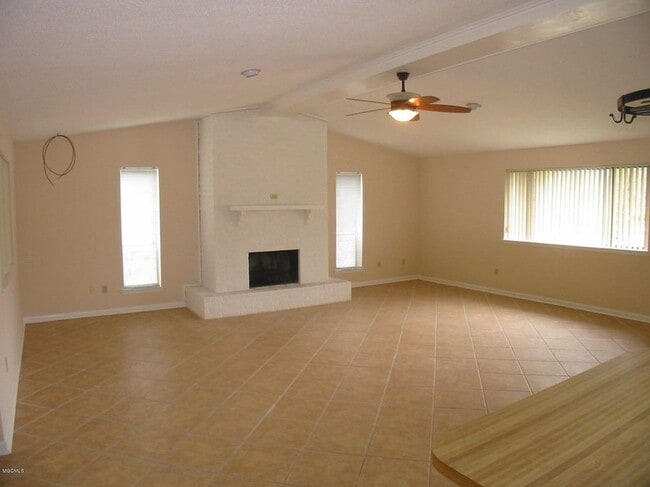 Building Photo - 56105 Diamondhead Dr E