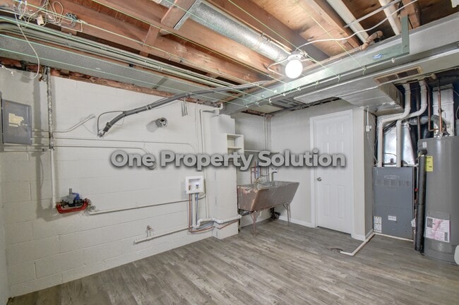 Building Photo - 1330 Cass St