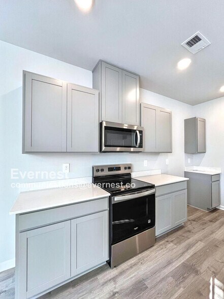 Building Photo - 4239 Feetham Dr