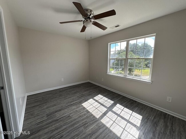 Building Photo - 1061 W Pueblo Dr