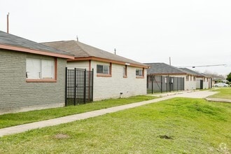 Building Photo - Phlox Willow Apartments