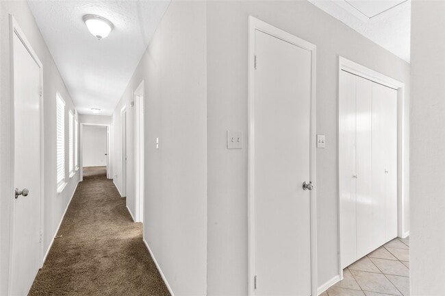 Building Photo - 442 N Compass Rose Cir