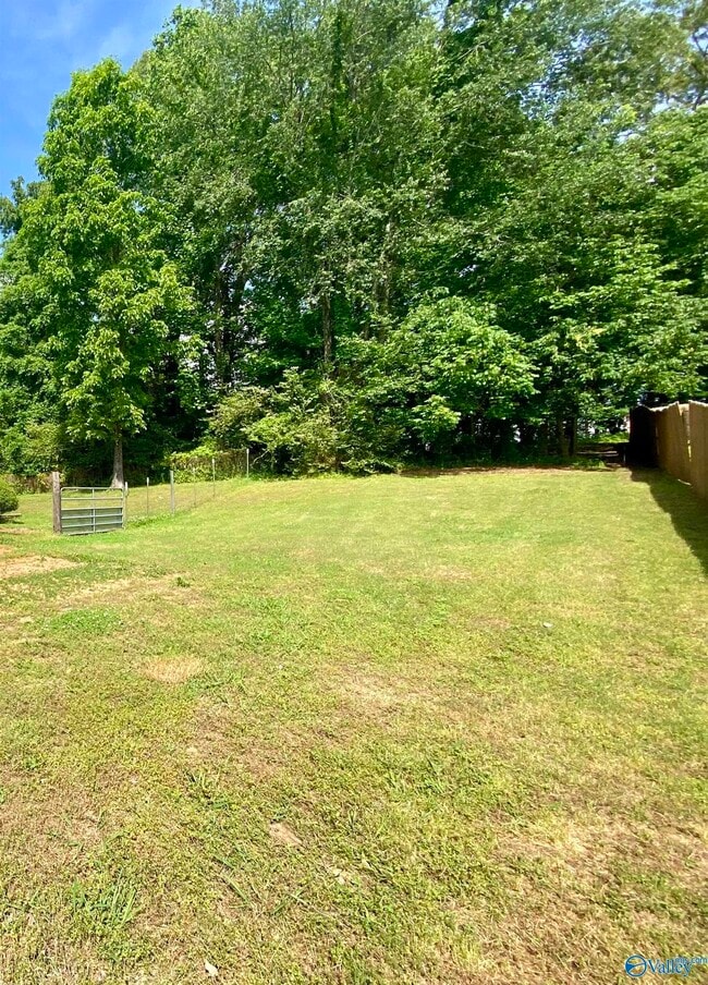 Building Photo - 225 Old Country Ct