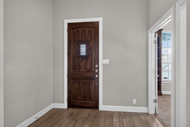 Building Photo - 9010 Gate Run