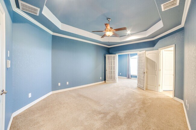 Building Photo - Now Available! Beautiful Stillwater Home with Downstairs Guest Suite