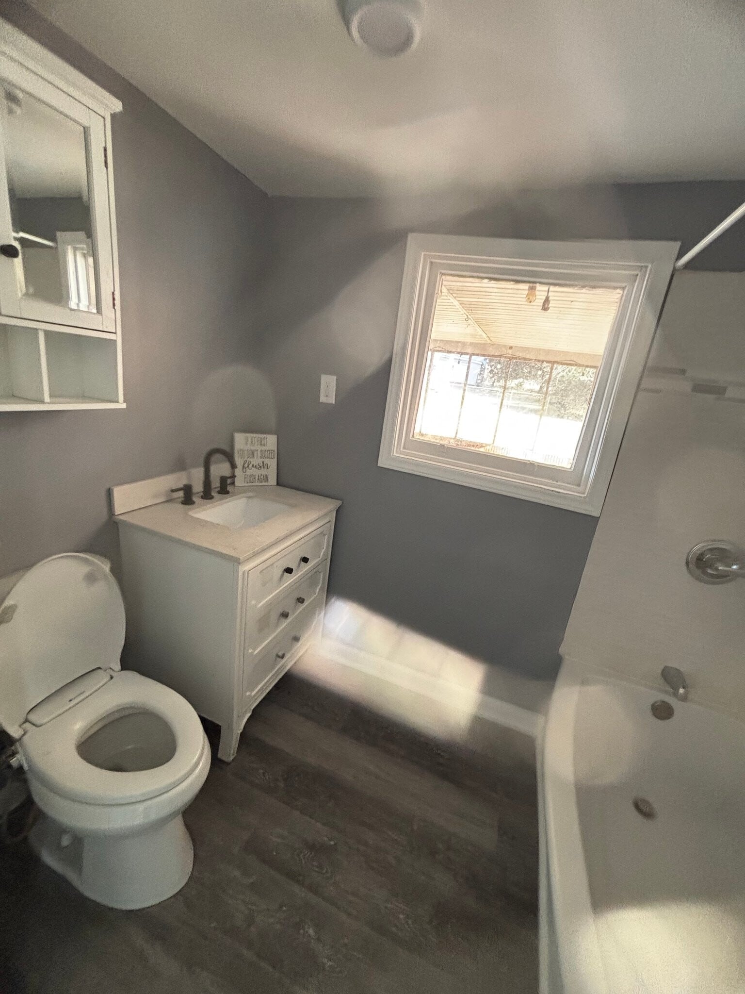 Building Photo - 18 Adger St