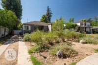 Building Photo - Beautifully Updated Fresno High Home - Walkable to Gazebo Gardens, 3BR/1BA, Partially Furnished