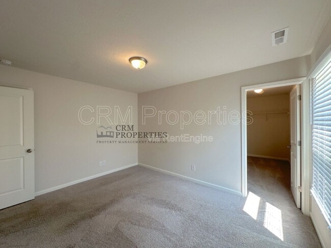 Building Photo - 1138 Deer Trail