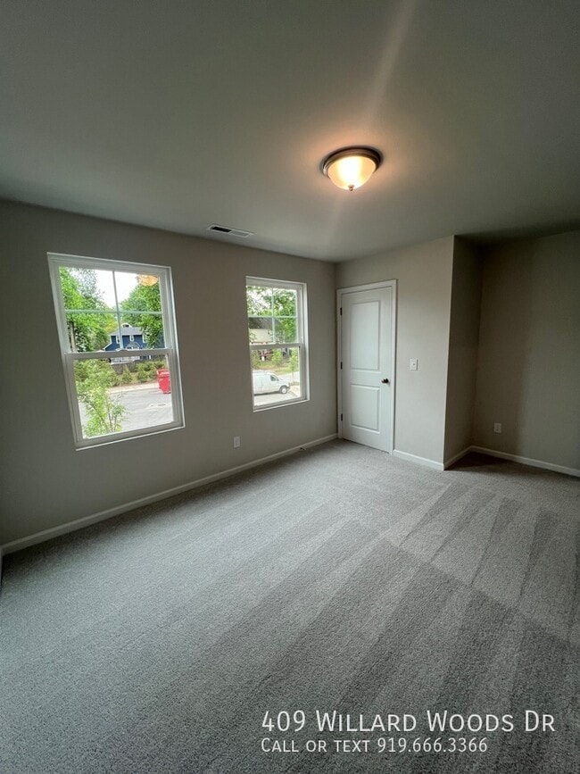 Building Photo - 409 Willard Wds Dr