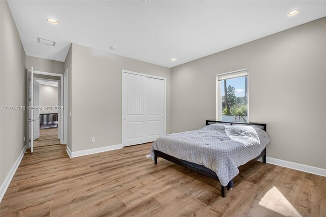 Building Photo - 18369 Mellen Ln