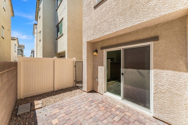 Building Photo - Modern North Las Vegas Retreat with Stylish Open-Concept Living!