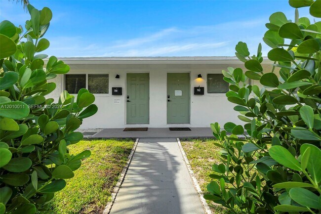 Building Photo - 700 NW 18th St