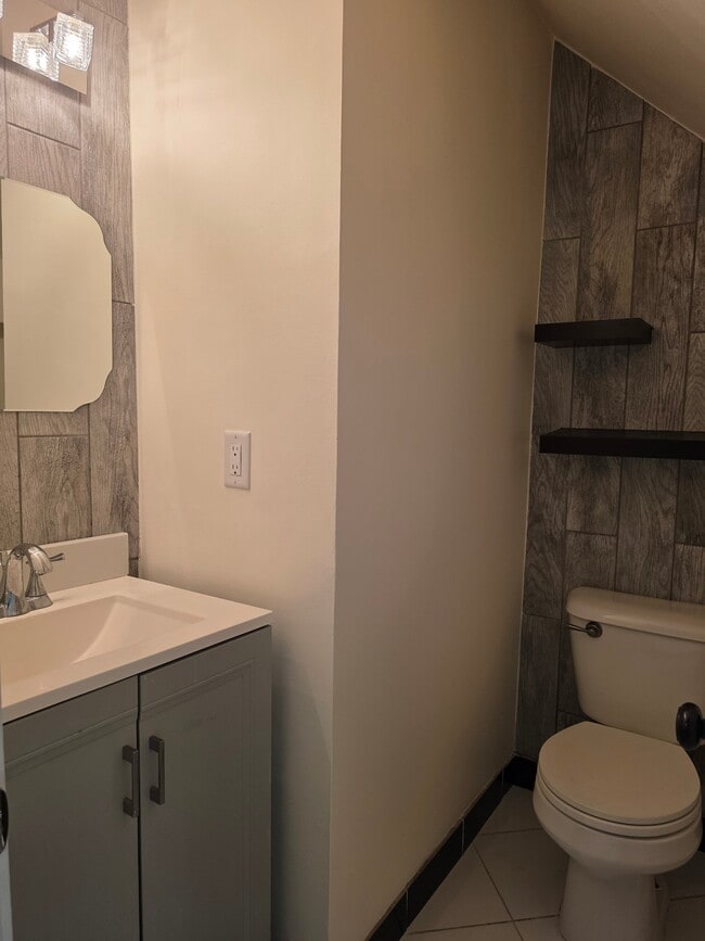Building Photo - 6674 Stanhope Way
