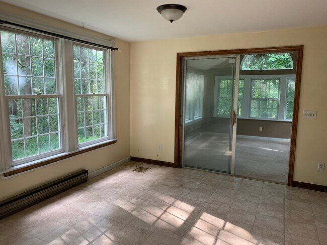 Building Photo - 7 Overlook Ave