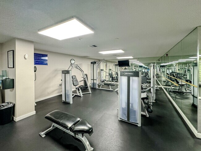 Building Photo - 4000 N Ocean Dr