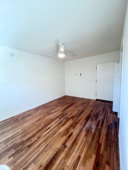 Building Photo - 2129 Ocean Ave