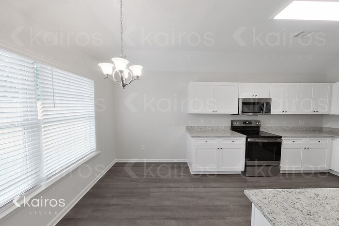 Building Photo - 782 Heather Dr