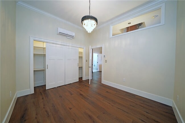 Building Photo - 207 N Main St