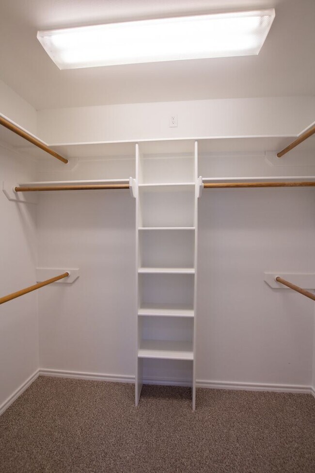 Building Photo - 5716 Bostick Dr