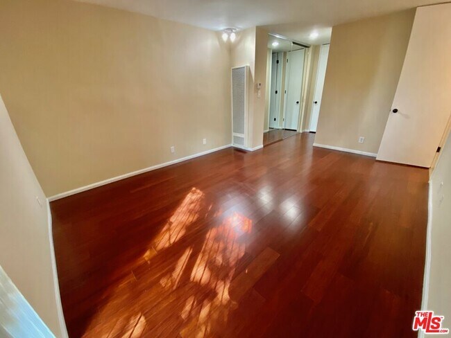 Building Photo - 6375 Green Valley Cir