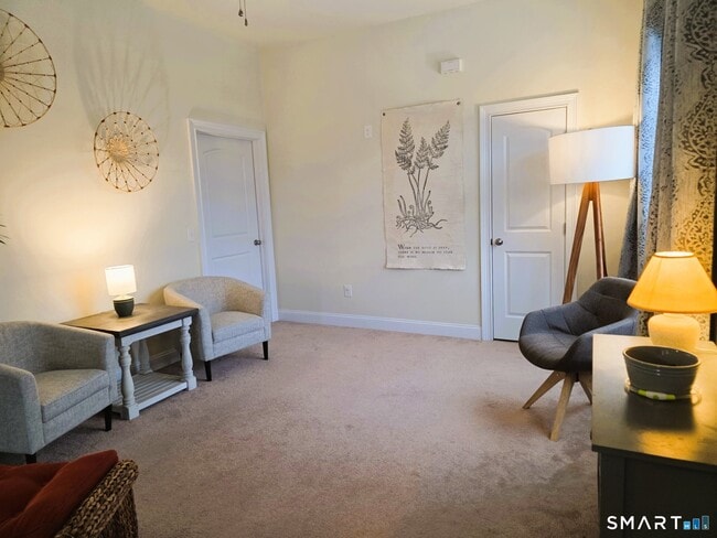 Building Photo - 611 Military Hwy