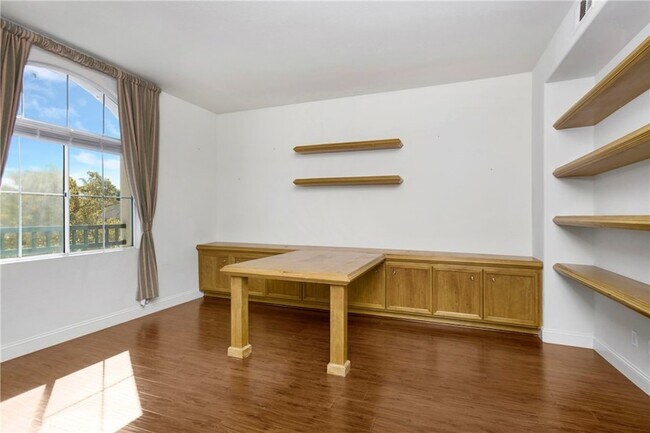 Building Photo - 11 Cipriani