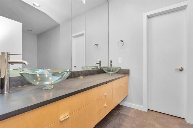 Building Photo - 4339 O'Reilly
