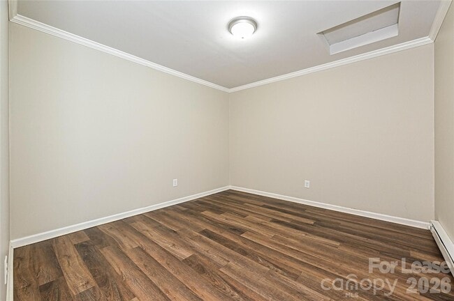 Building Photo - 302 E Hudson St