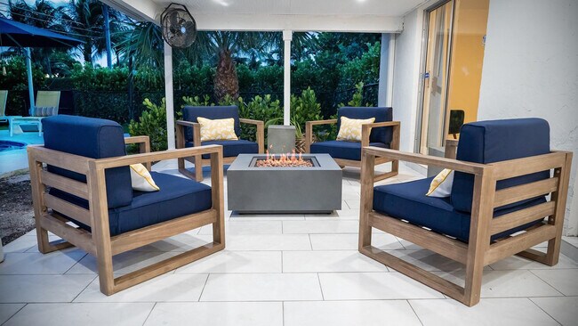 Building Photo - 518 Sunshine Dr