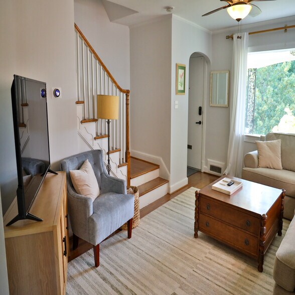 Building Photo - 6131 1st Pl NE