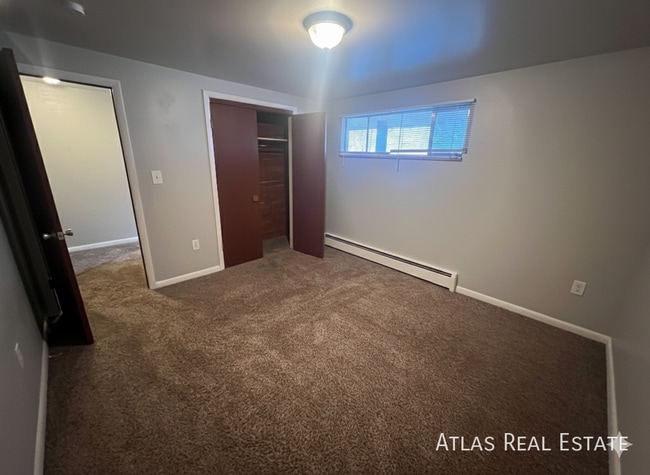 Building Photo - 835 E San Miguel St