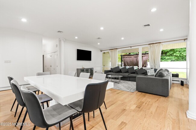 Building Photo - 606 Deal Rd