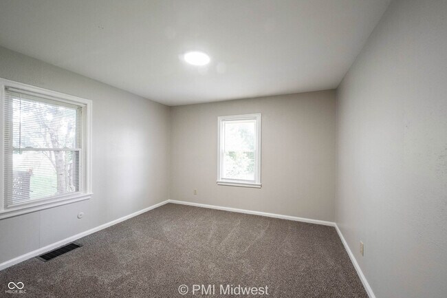 Building Photo - 4615 Caroline Ave