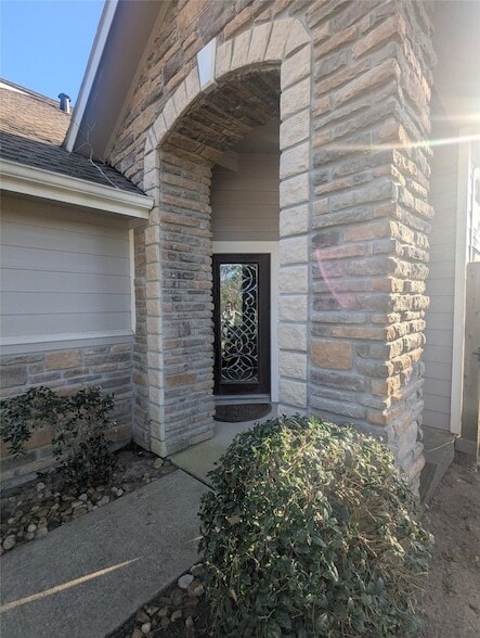 Building Photo - 111 W Kentwick Pl