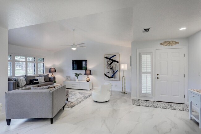 Building Photo - 6 Lexington Ln E