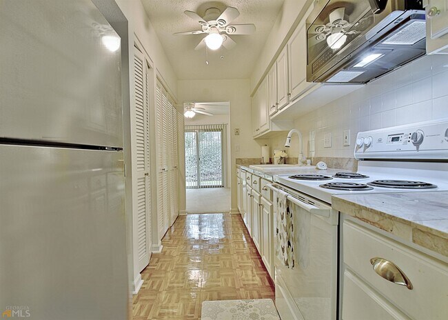 Building Photo - 72 Cobblestone Creek