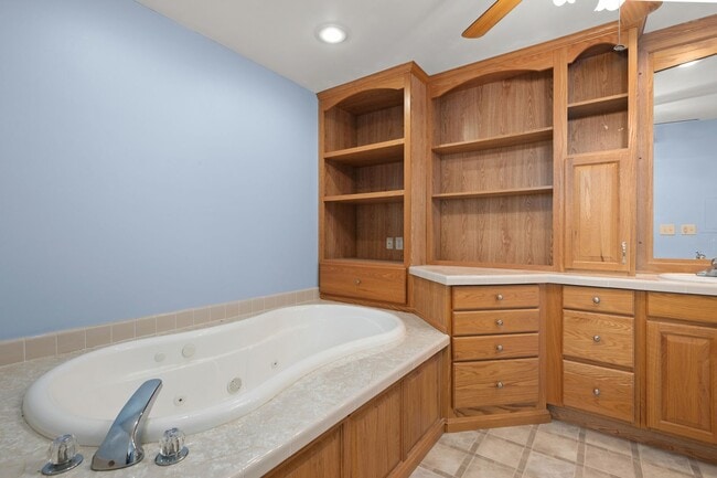Building Photo - Milton Gem for Rent! Spacious 3BR Home, pe...