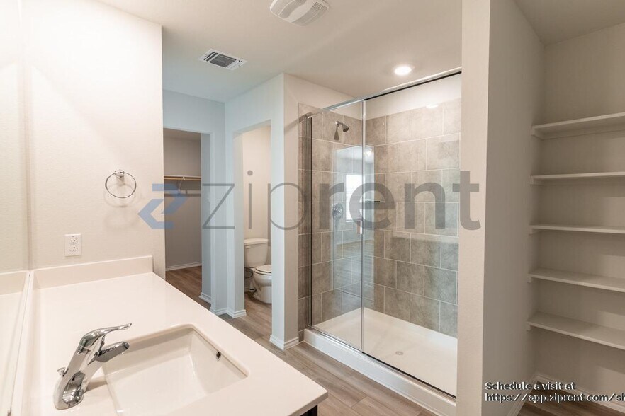 Building Photo - 1333 Piedmont St