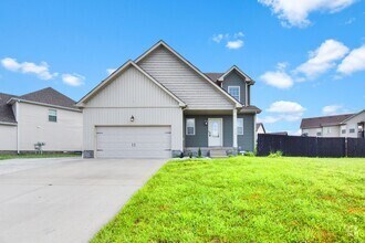 Building Photo - Pet Friendly Three Bedroom!