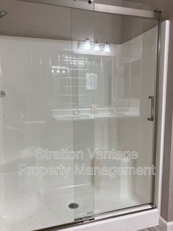 Building Photo - 1017 S Clancy Cir