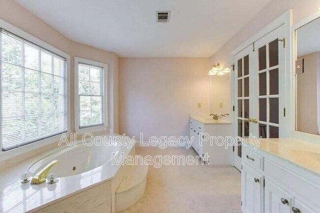 Building Photo - 2541 Berwick Walk