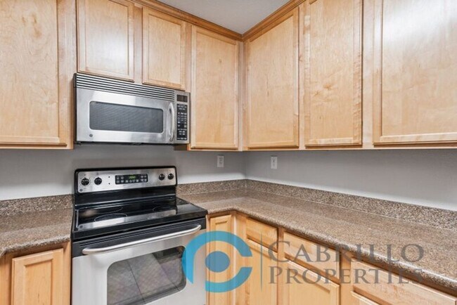 Building Photo - 3525 Grove St