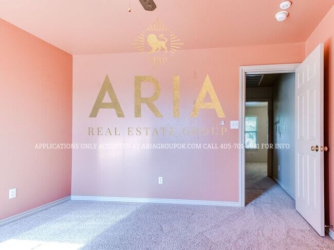 Building Photo - STUNNING 3 BED/2.5 BATH BROOKHAVEN DUPLEX!...
