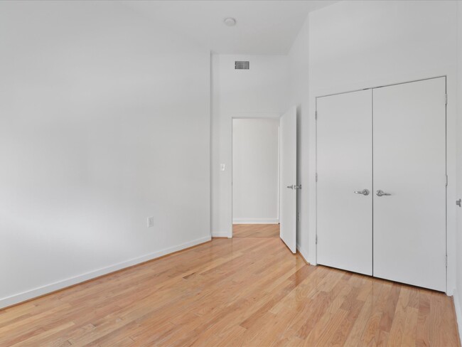 Building Photo - 1414 Belmont St NW